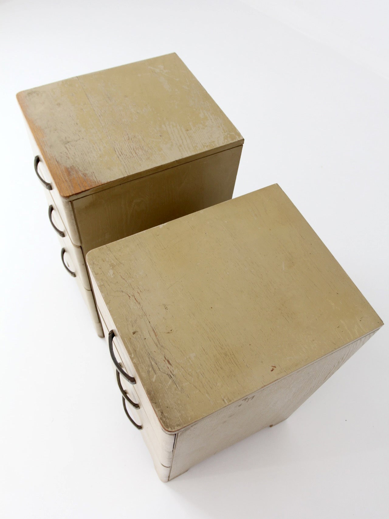 pair of 1950s transitional nightstands