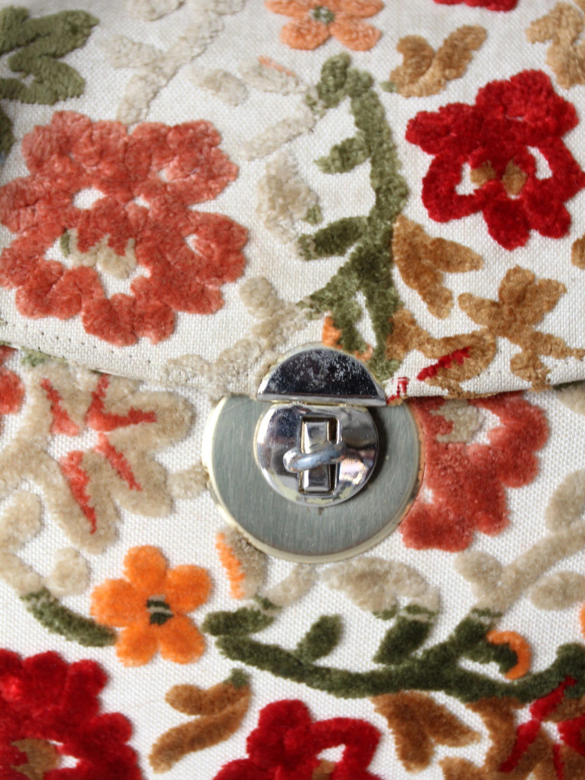 vintage 1960s floral tapestry handbag