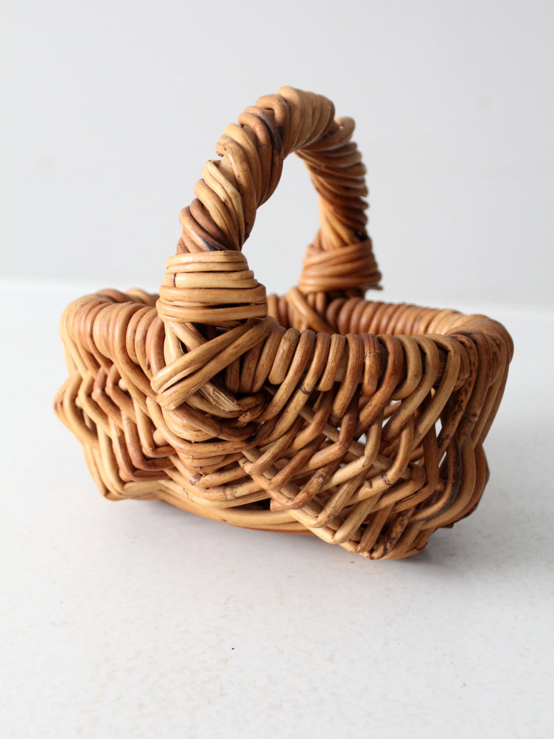 vintage small melon basket