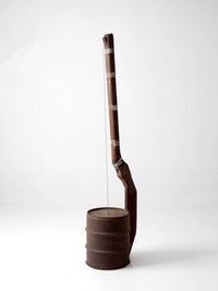 primitive American folk string instrument