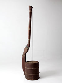 primitive American folk string instrument