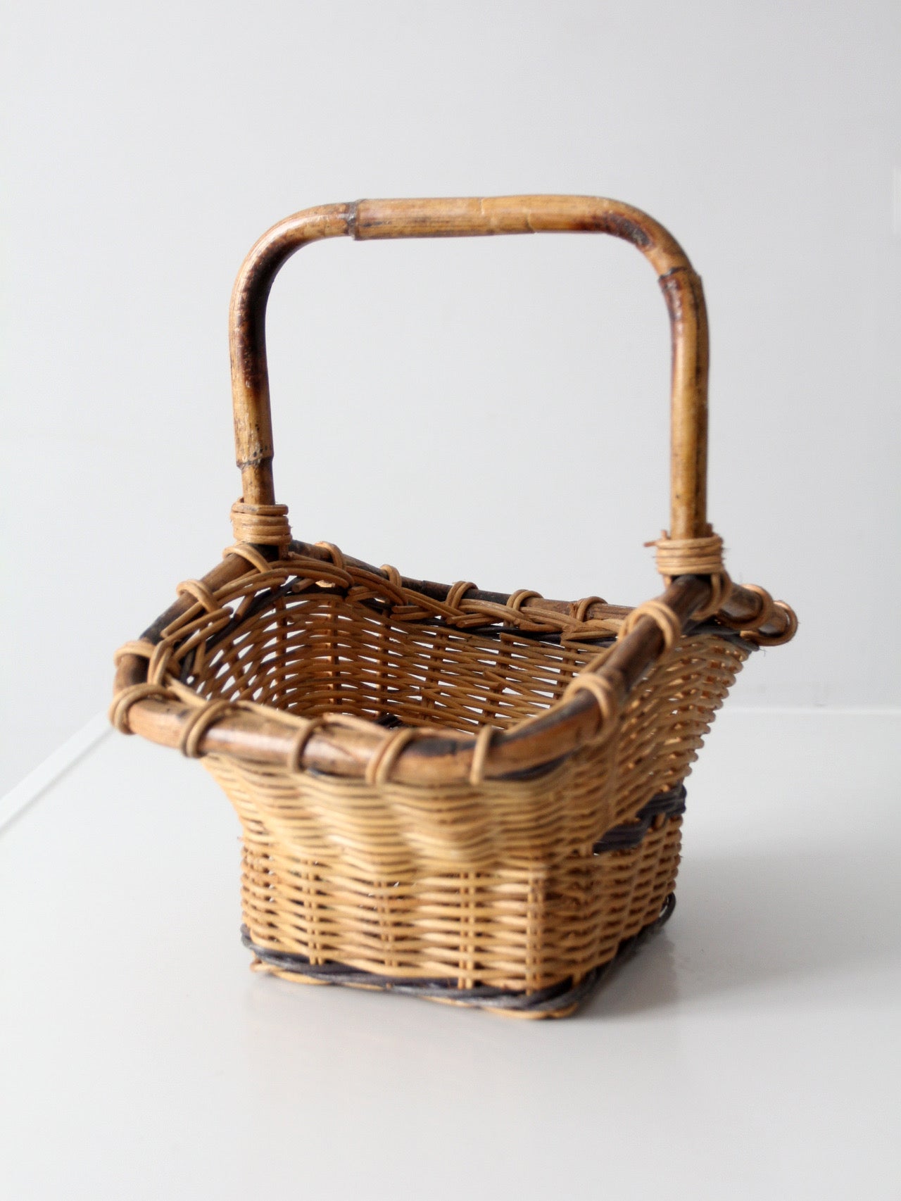 vintage gathering basket with handle