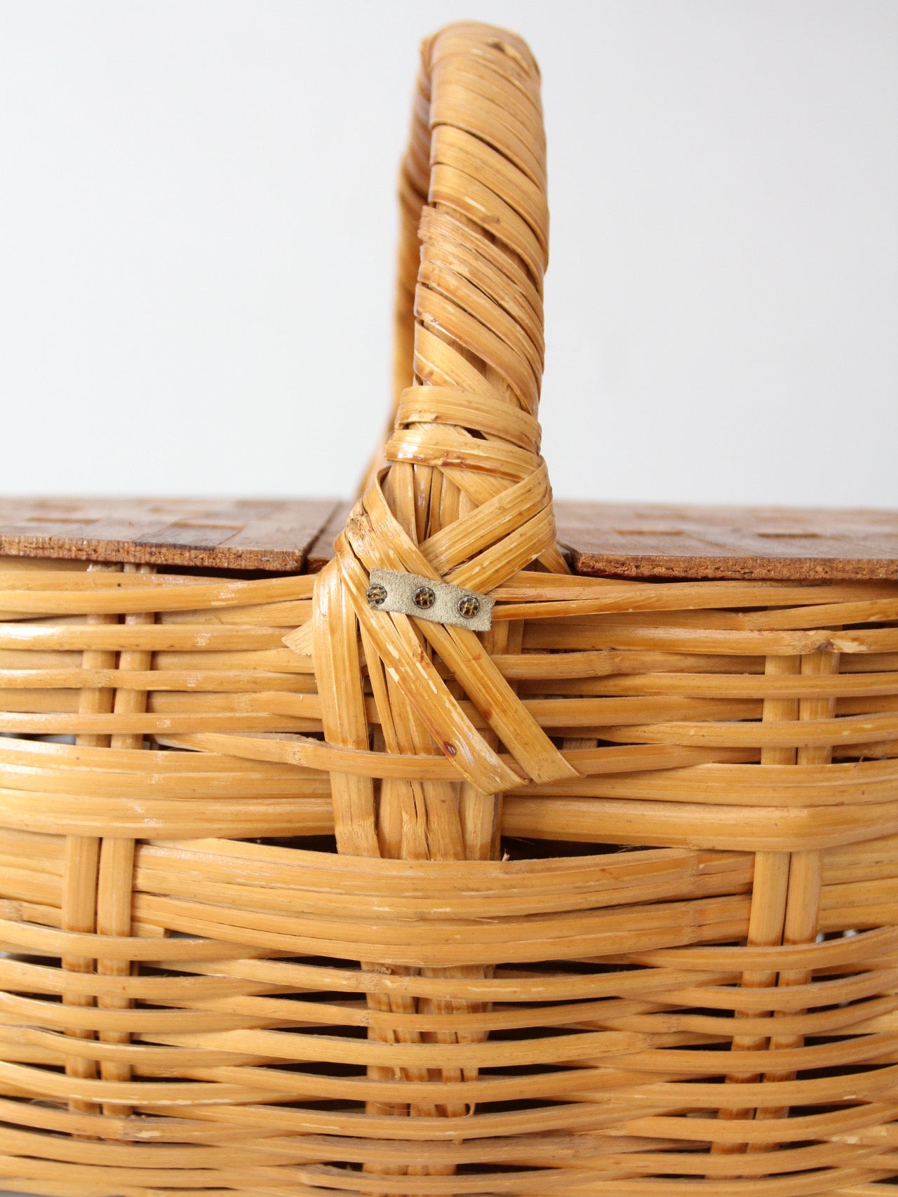 vintage wicker picnic basket