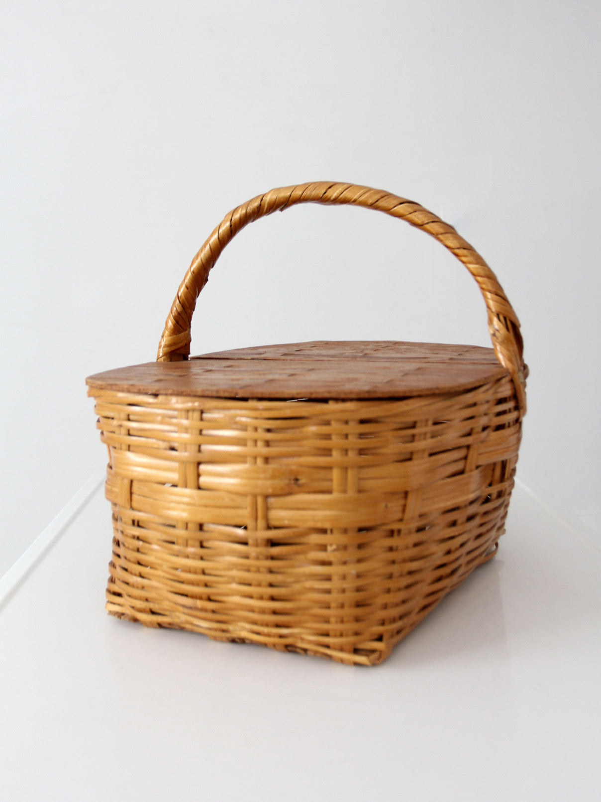 vintage wicker picnic basket