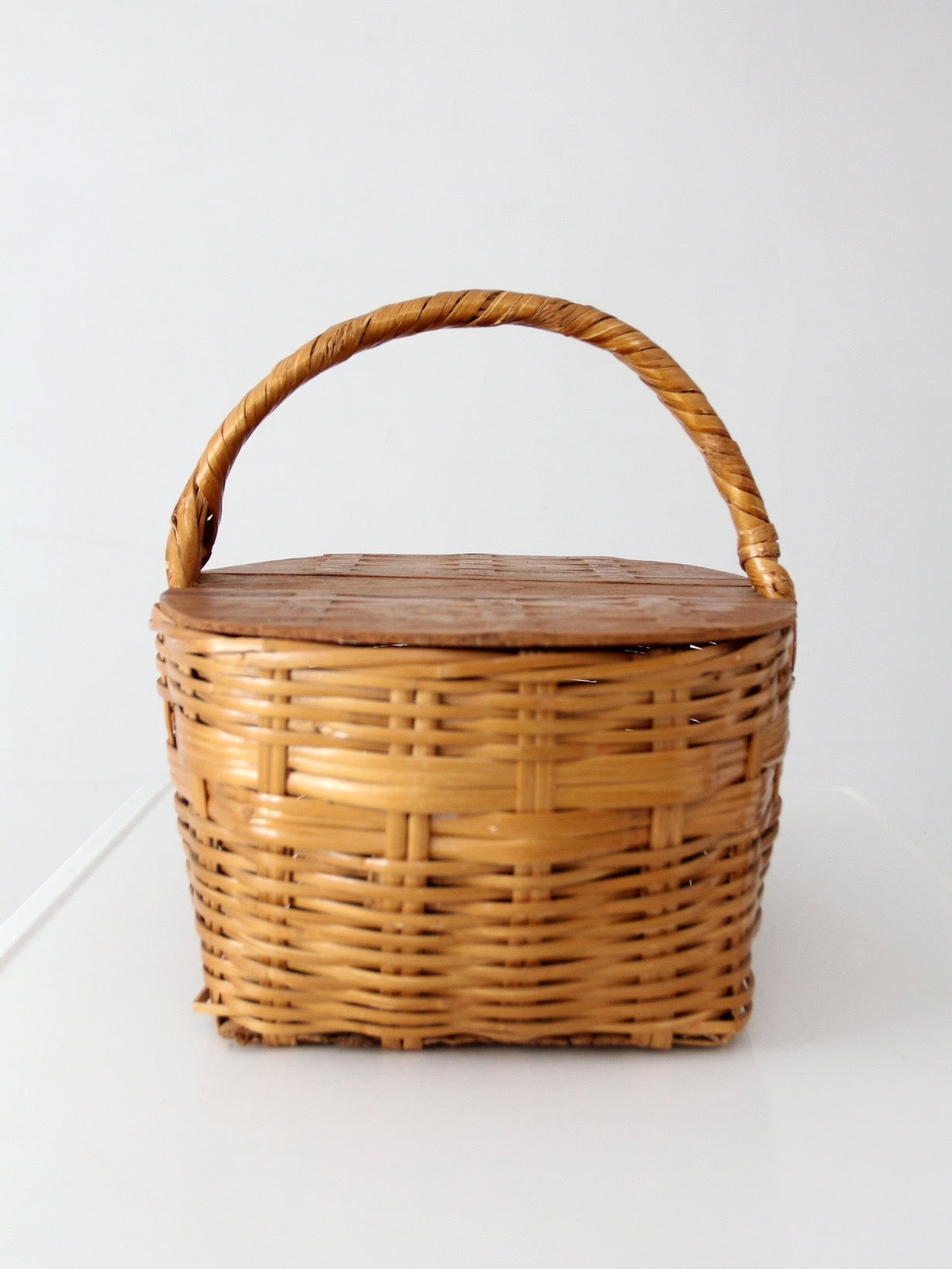 vintage wicker picnic basket