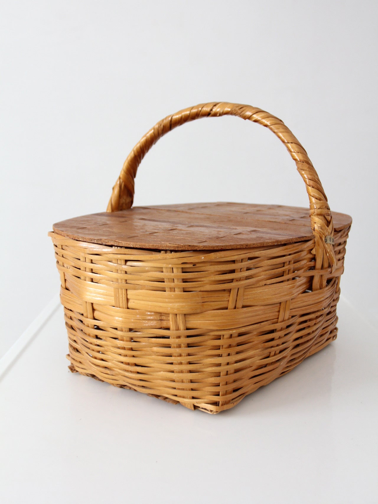 vintage wicker picnic basket