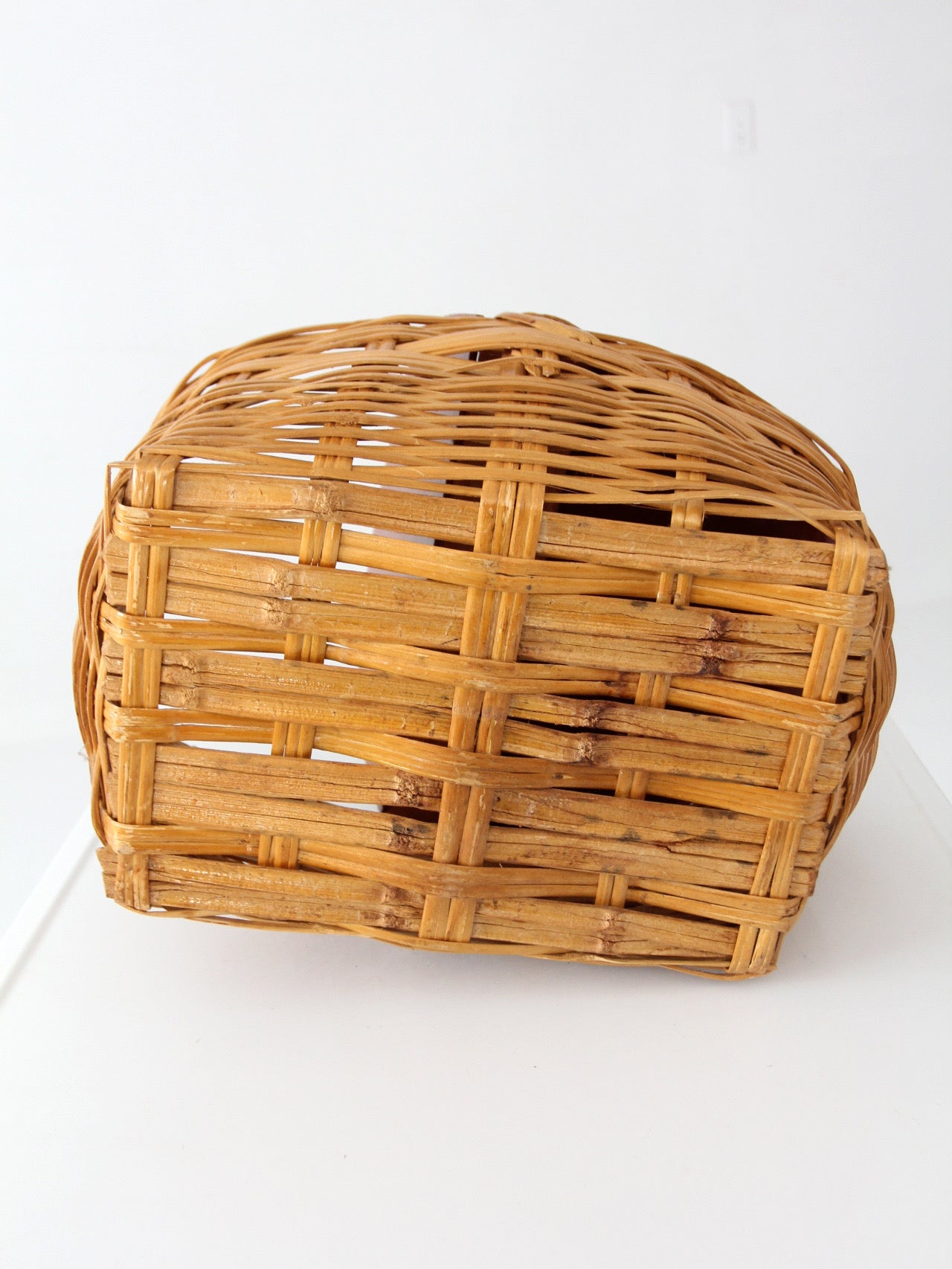 vintage wicker picnic basket