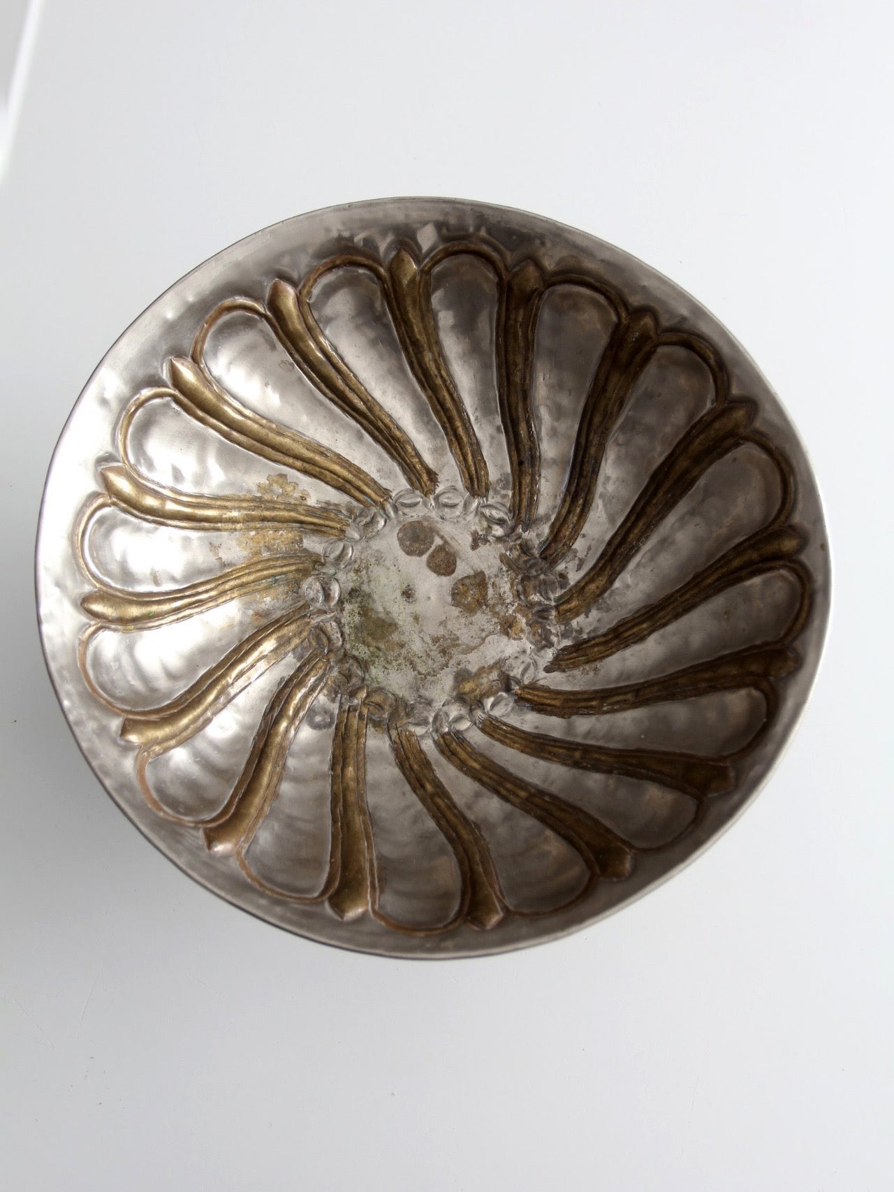 mid-20th century Hollywood Regency pedestal bowl