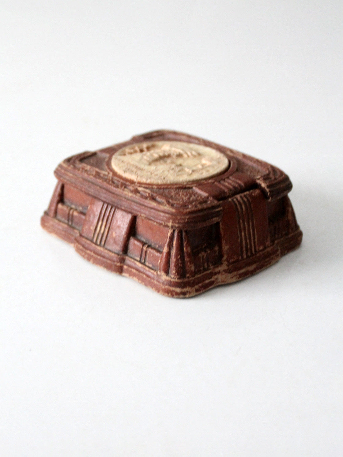 vintage 1940s Wisconsin Dells Syroco-style souvenir dresser box