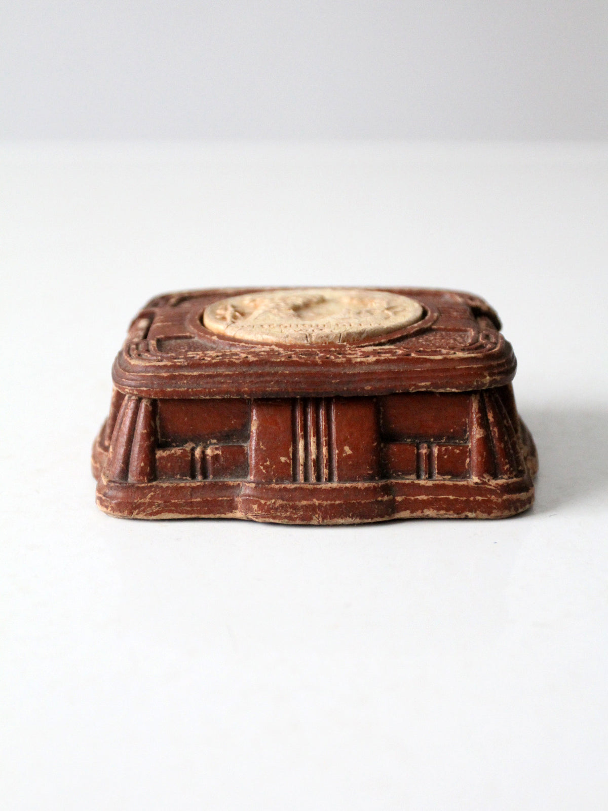 vintage 1940s Wisconsin Dells Syroco-style souvenir dresser box