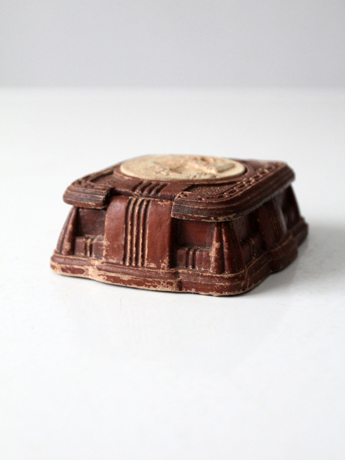 vintage 1940s Wisconsin Dells Syroco-style souvenir dresser box