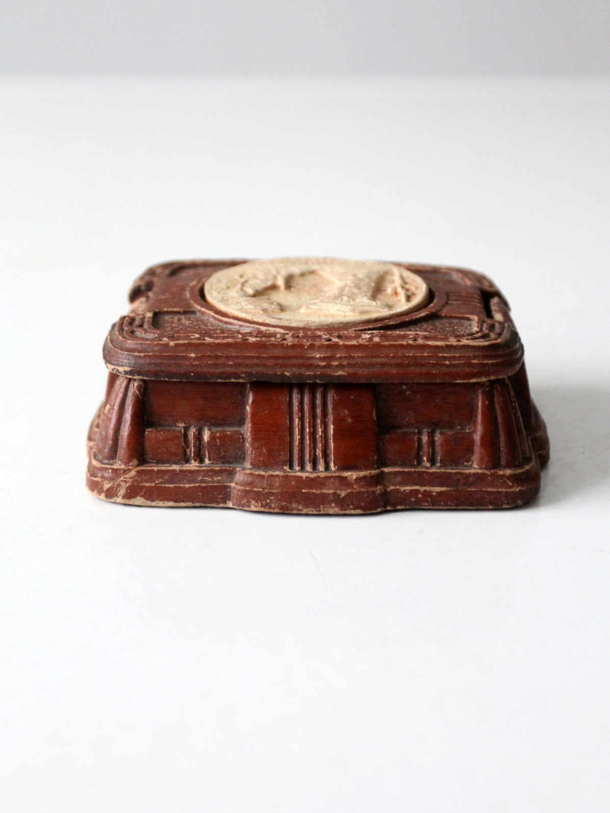 vintage 1940s Wisconsin Dells Syroco-style souvenir dresser box