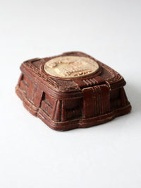 vintage 1940s Wisconsin Dells Syroco-style souvenir dresser box