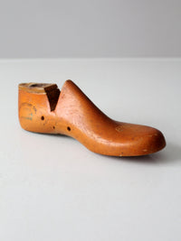 vintage 1930s United Shoe Machinery wooden shoe last