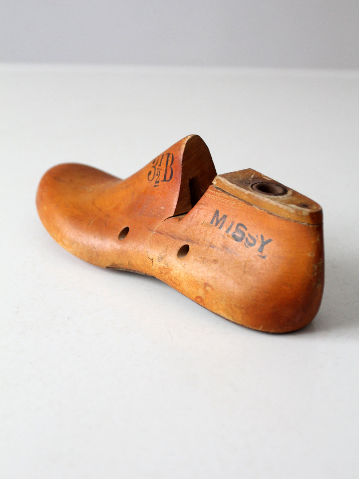 vintage 1930s United Shoe Machinery wooden shoe last