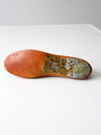vintage 1930s United Shoe Machinery wooden shoe last
