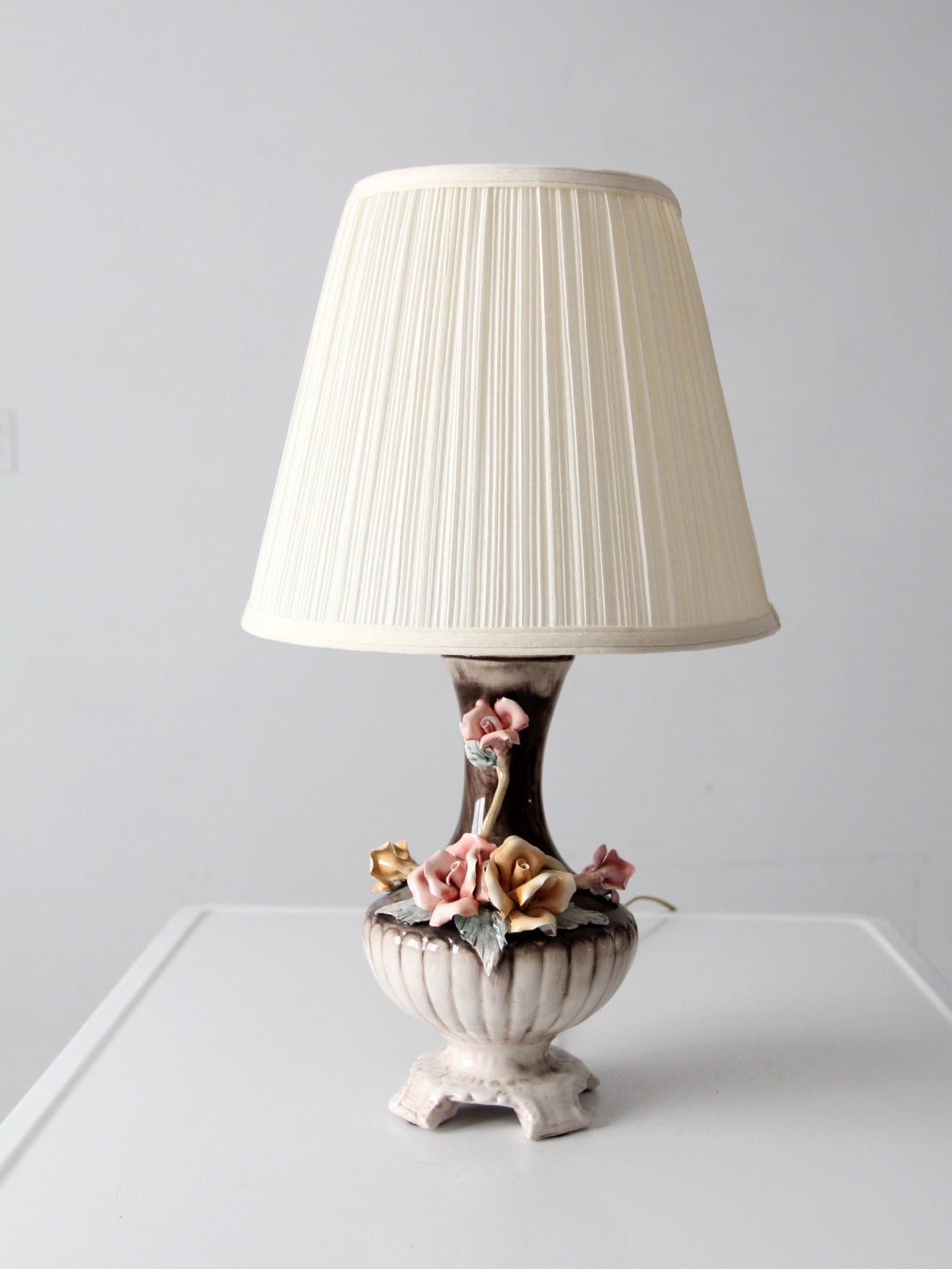 Capodimonte Italian floral porcelain lamp