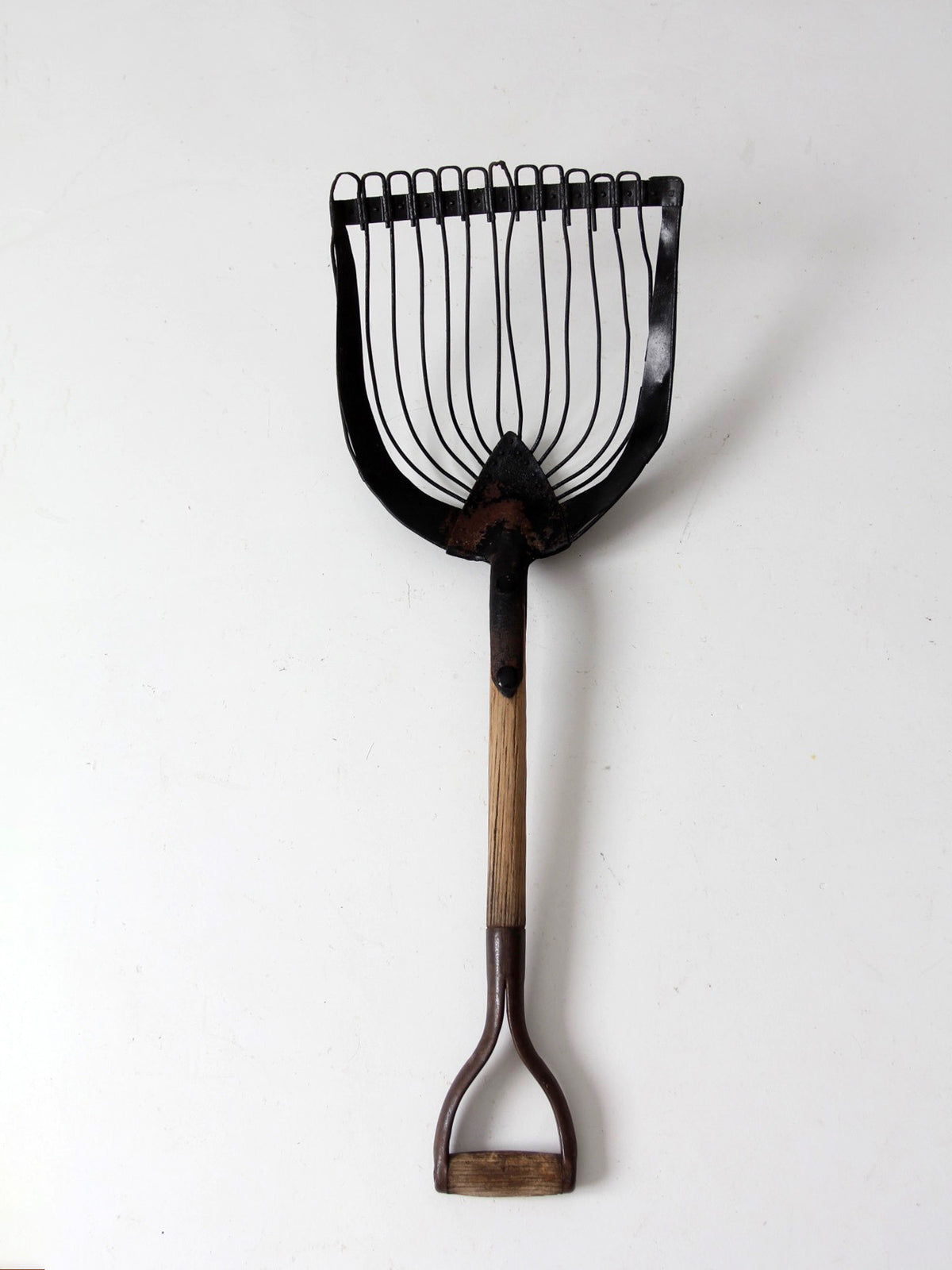 antique wire farm scoop