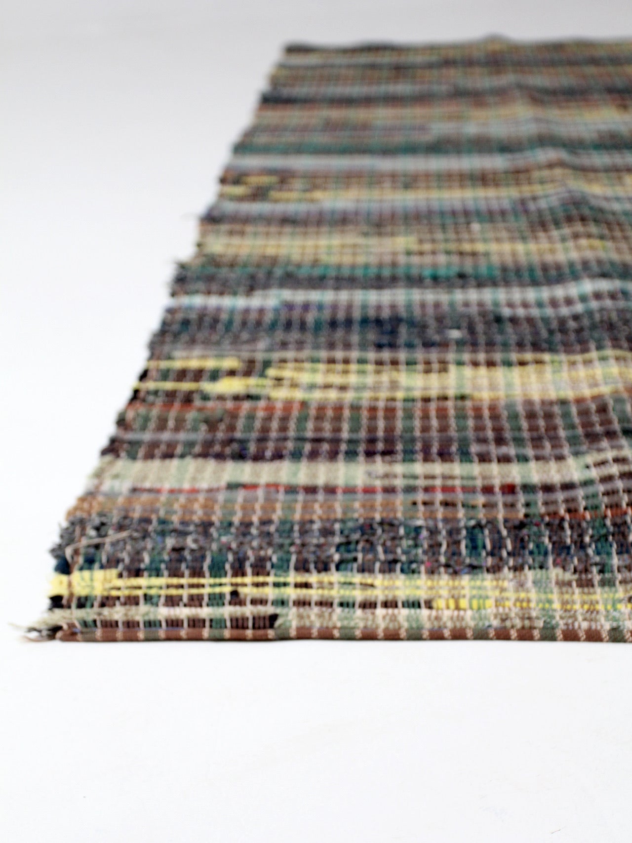 vintage American rag rug 8.5 ft x 3 ft – 86 Vintage