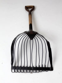 antique wire farm scoop