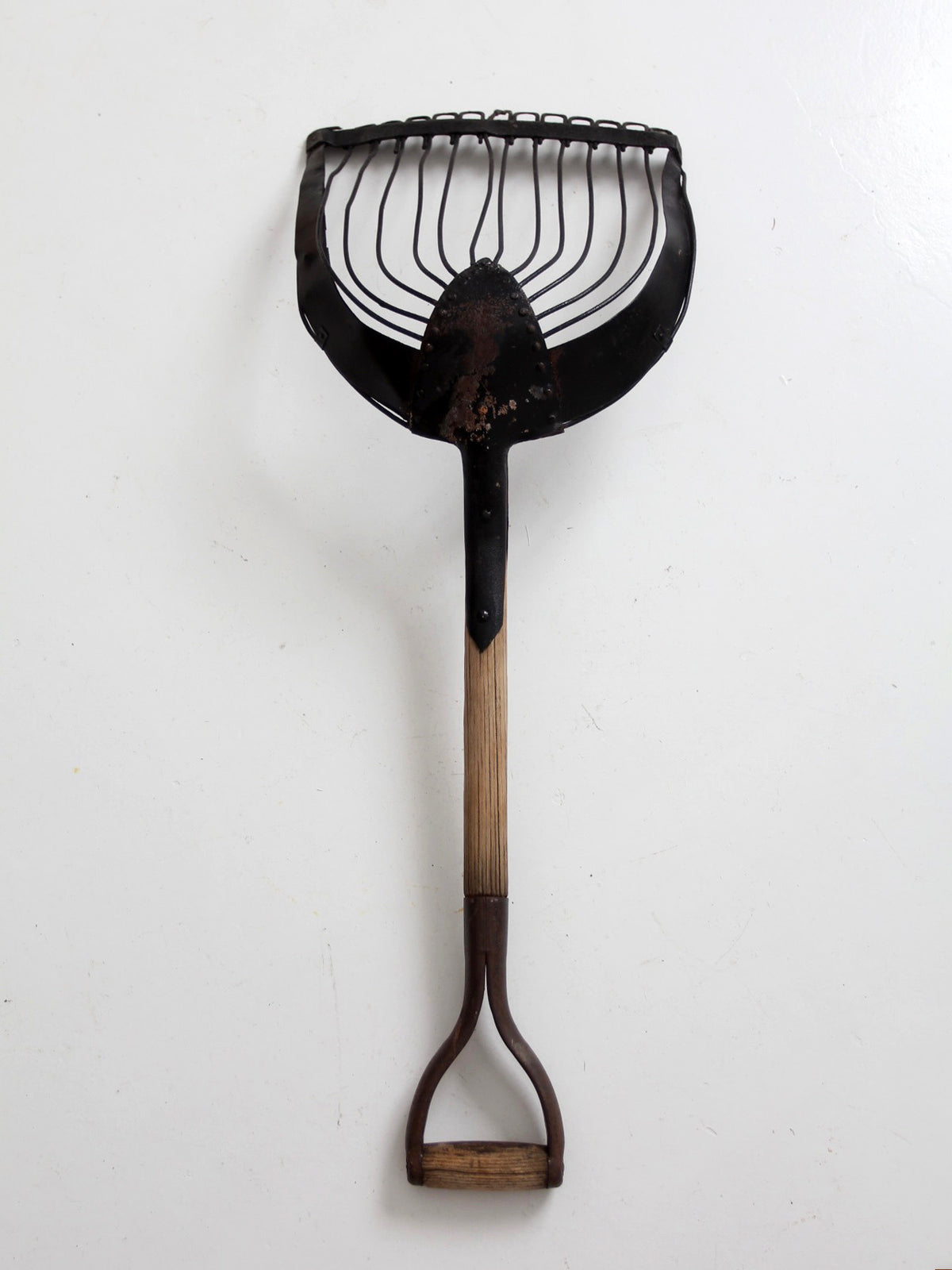 antique wire farm scoop