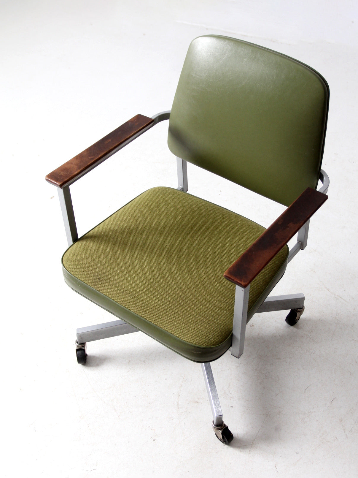 mid century United Chair Company office chair – 86 Vintage