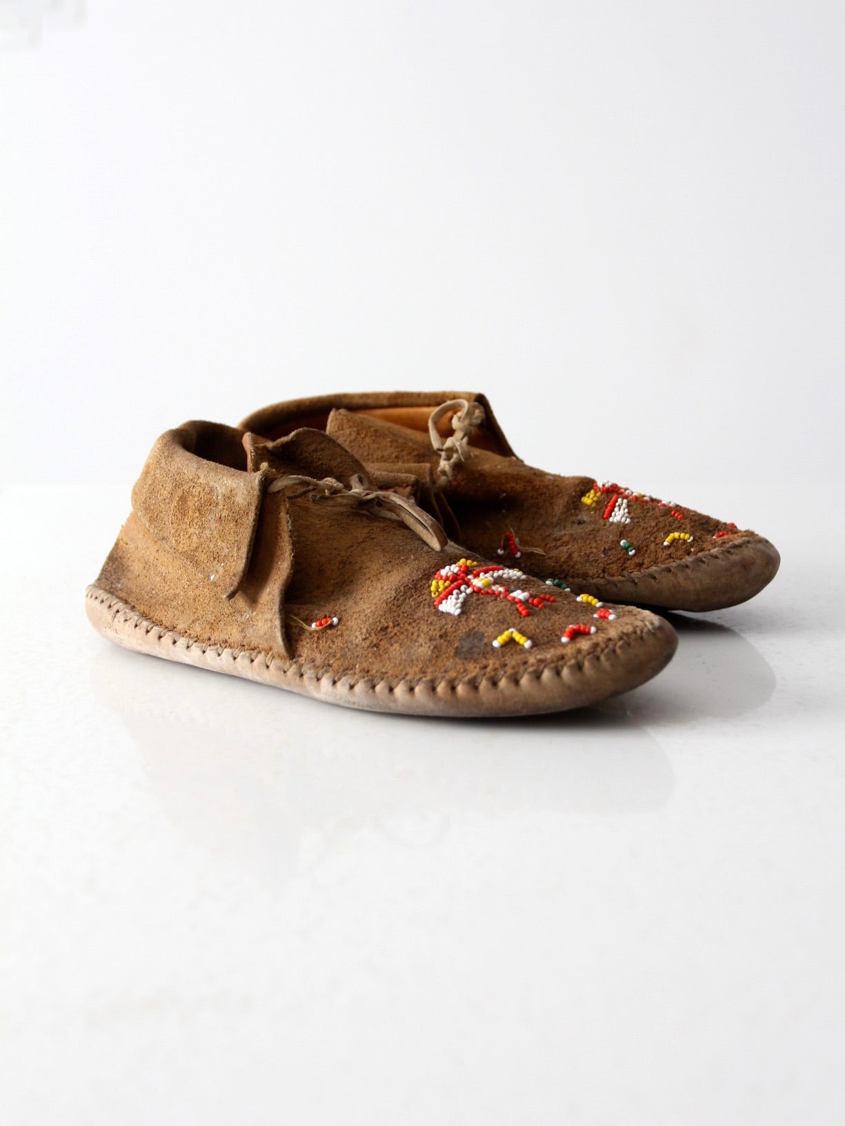 vintage Guilfair beaded leather thunderbird moccasins