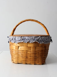 vintage picnic basket with lining