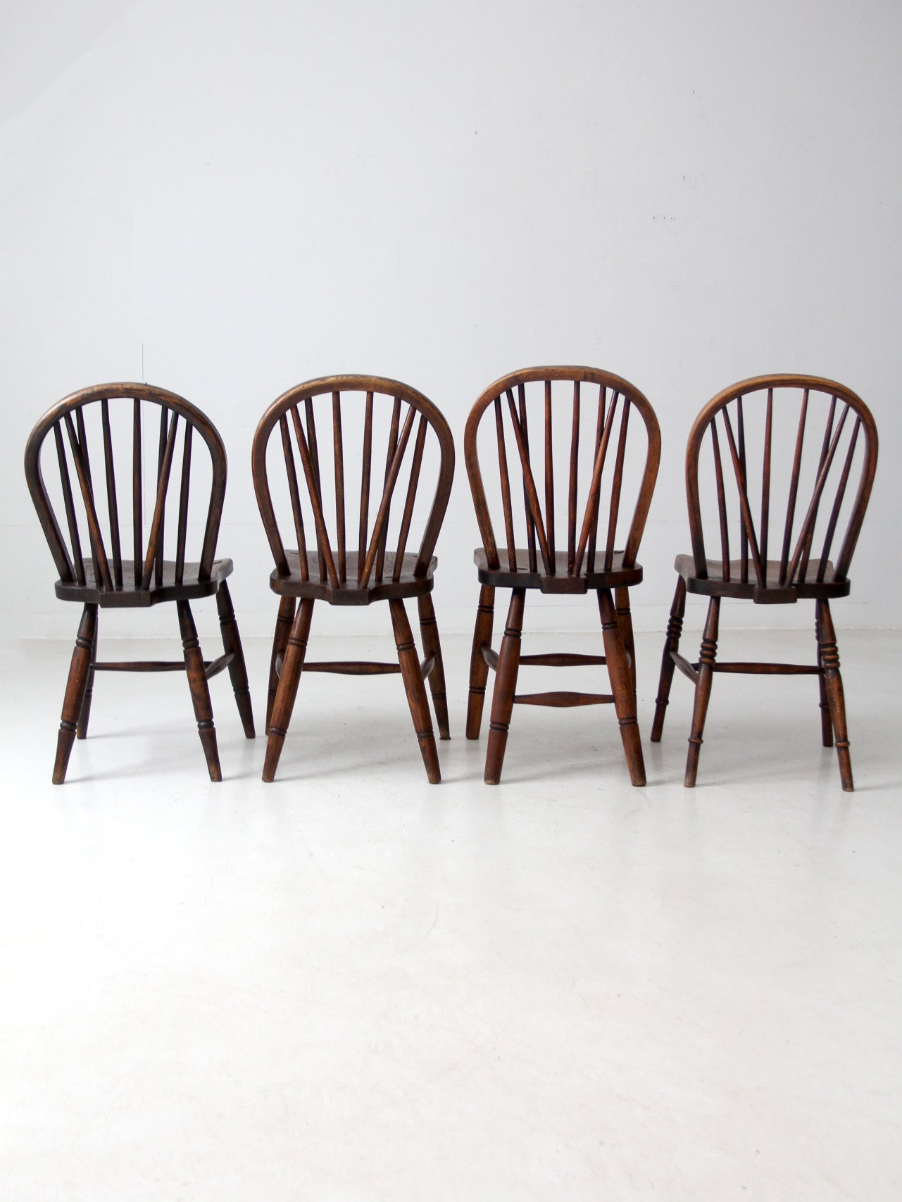 set of 4 antique Windsor brace-back dining chairs