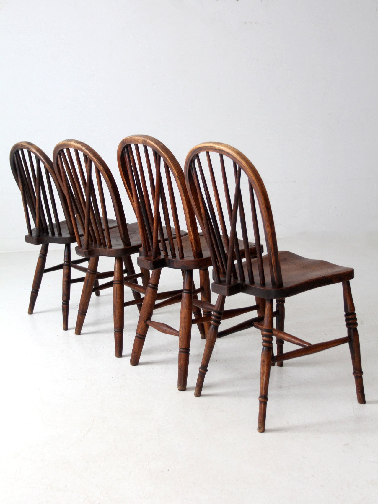 set of 4 antique Windsor brace-back dining chairs