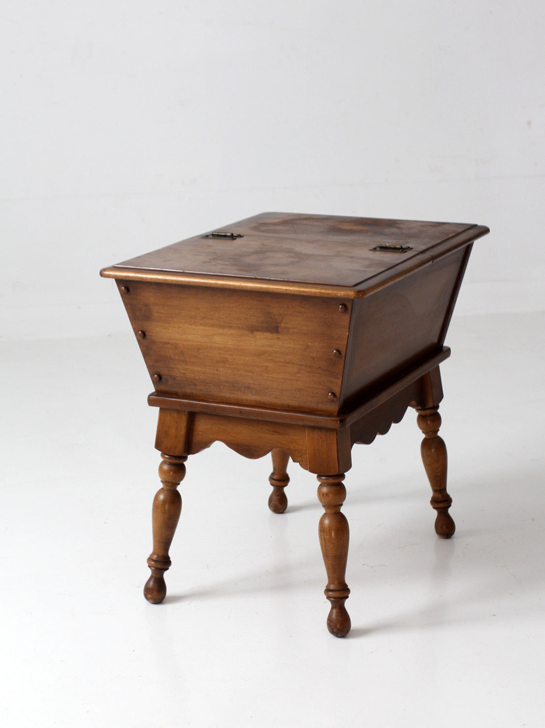 vintage Kling Colonial maple sugar chest style storage table