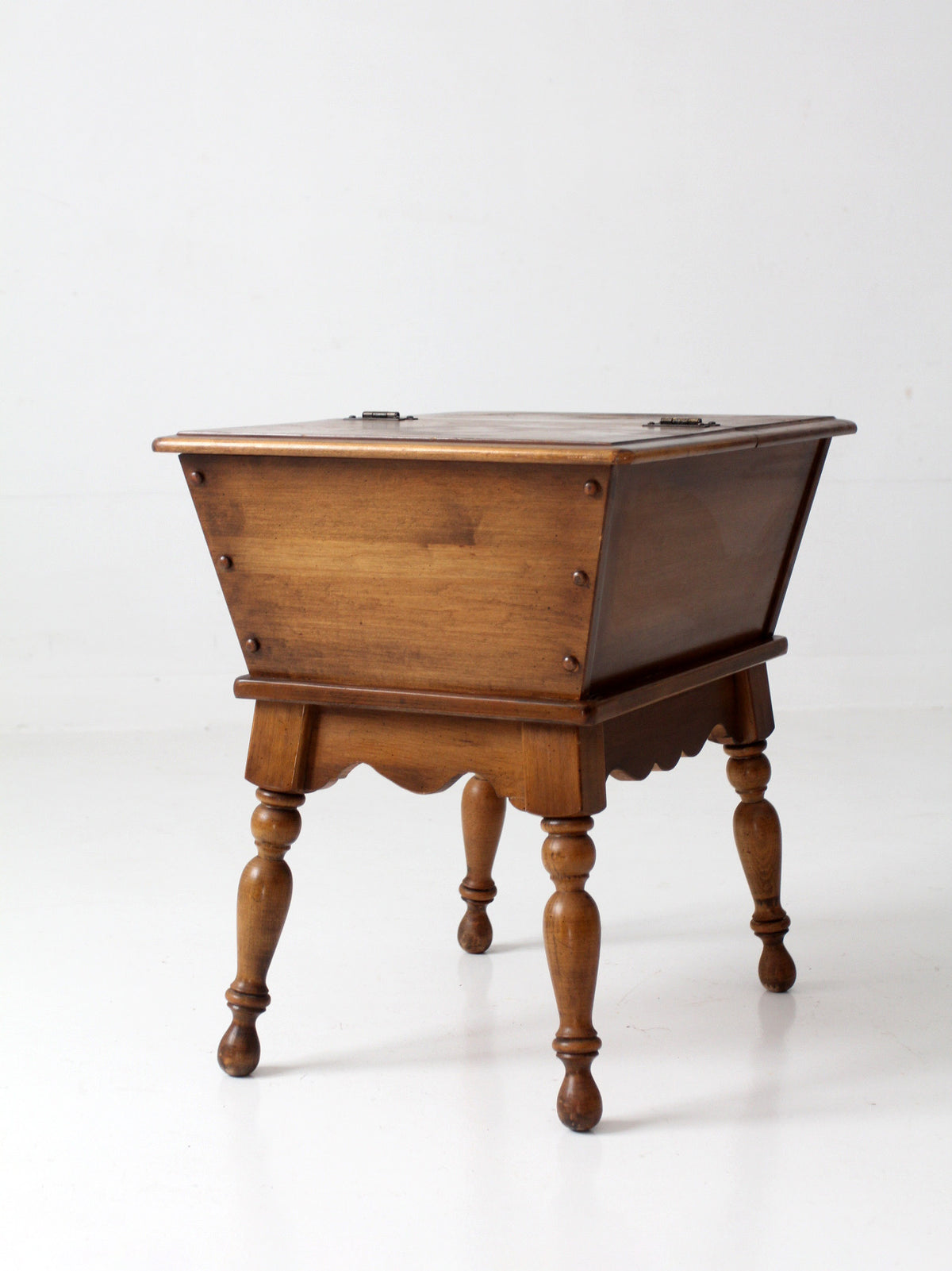vintage Kling Colonial maple sugar chest style storage table