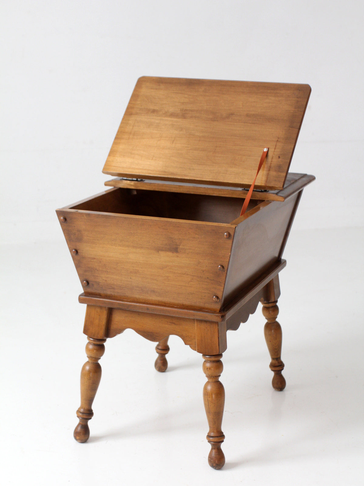 vintage Kling Colonial maple sugar chest style storage table