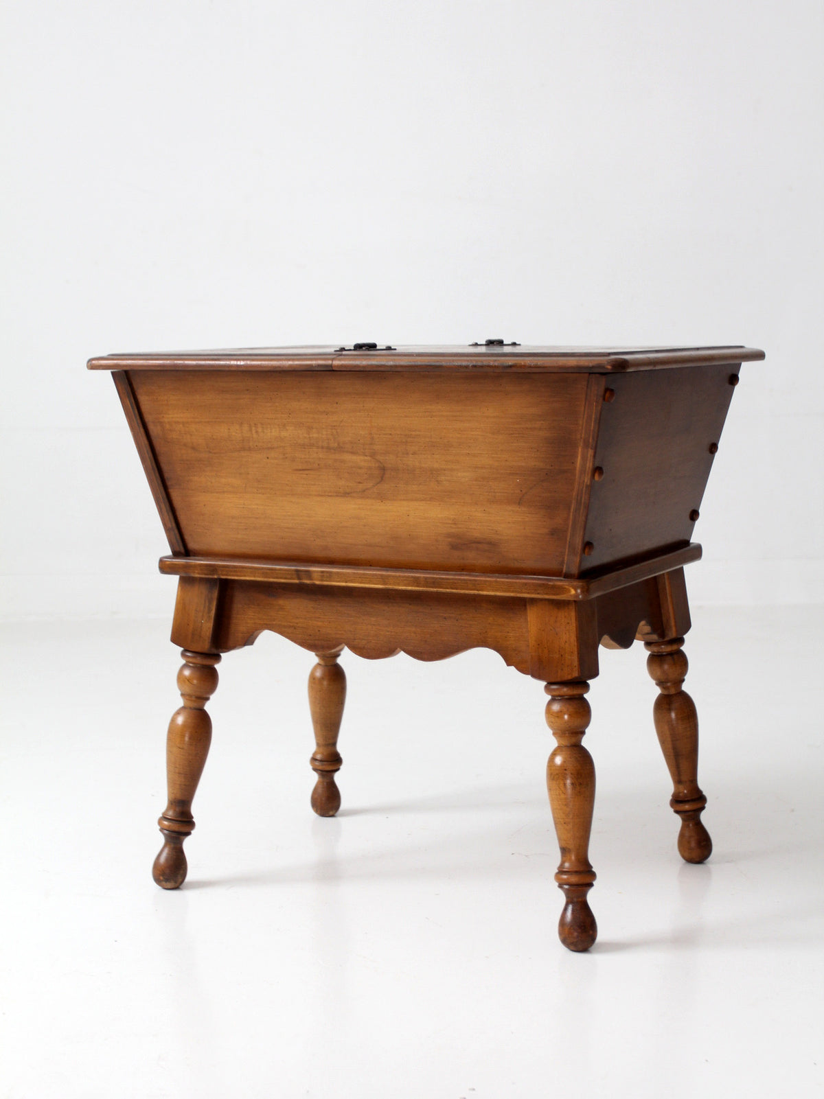 vintage Kling Colonial maple sugar chest style storage table