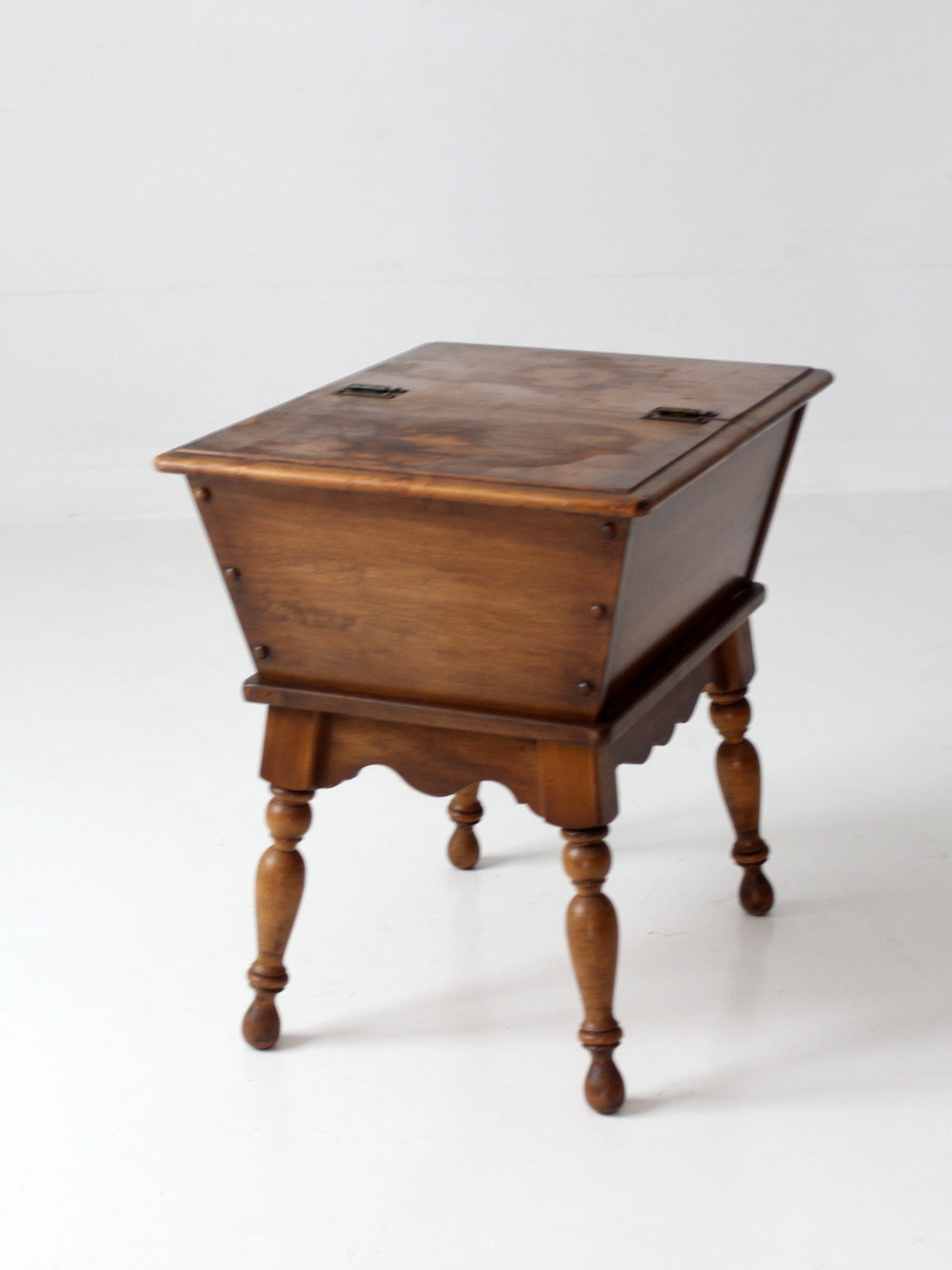 vintage Kling Colonial maple sugar chest style storage table