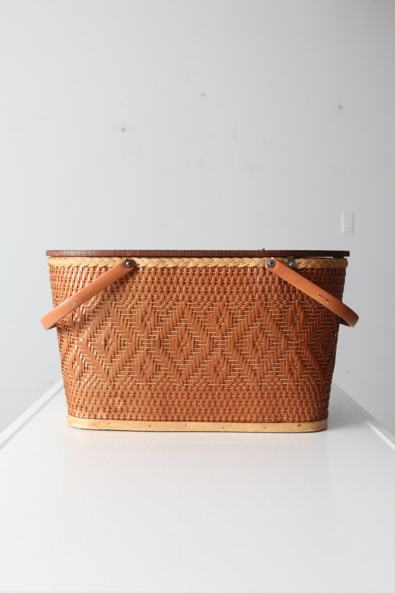 vintage picnic basket – 86 Vintage
