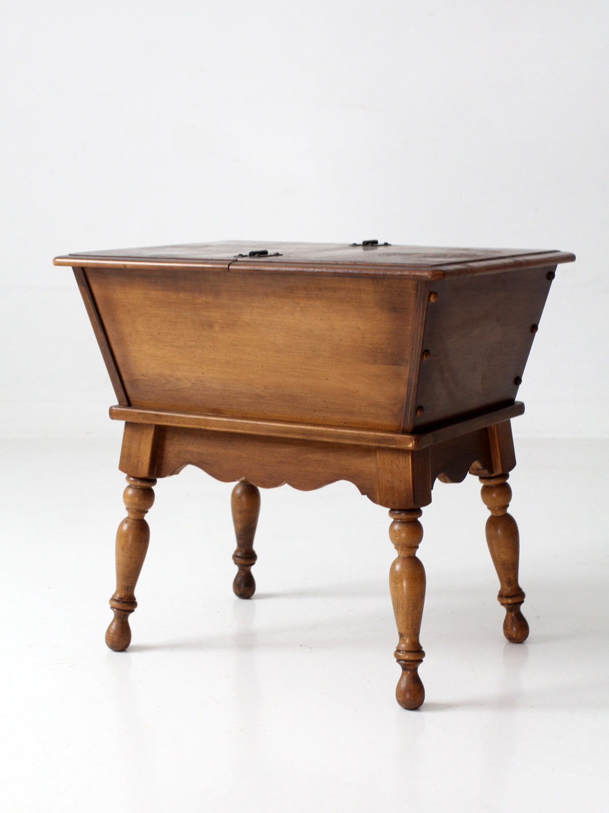 vintage Kling Colonial maple sugar chest style storage table