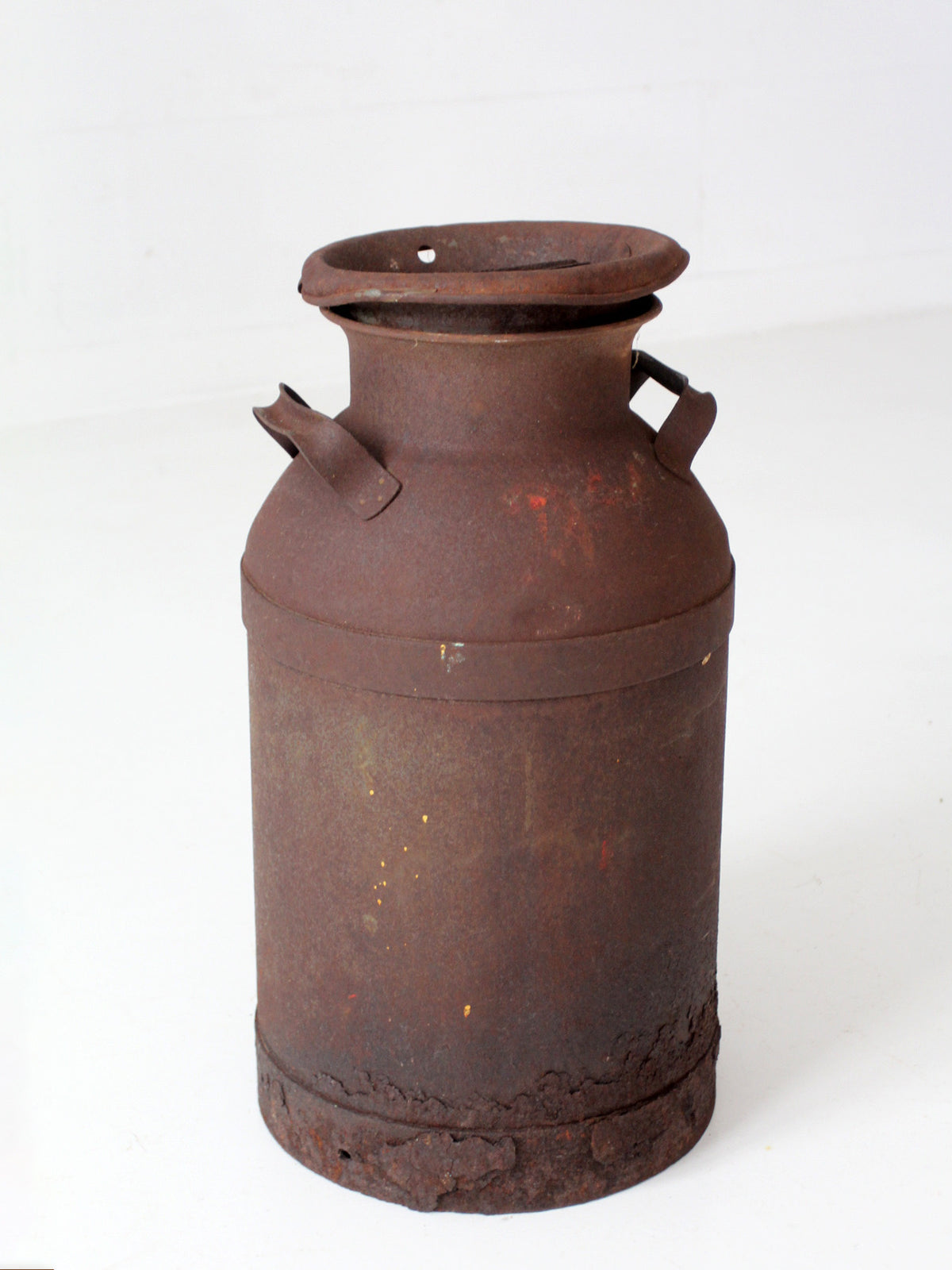 antique steel dairy milk can with lid