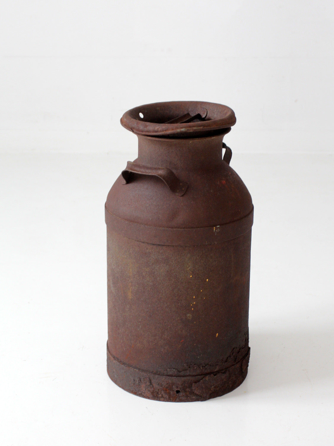 antique steel dairy milk can with lid