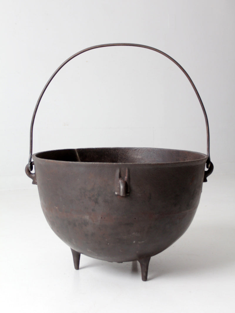 antique 20 gallon cast iron cauldron – 86 Vintage