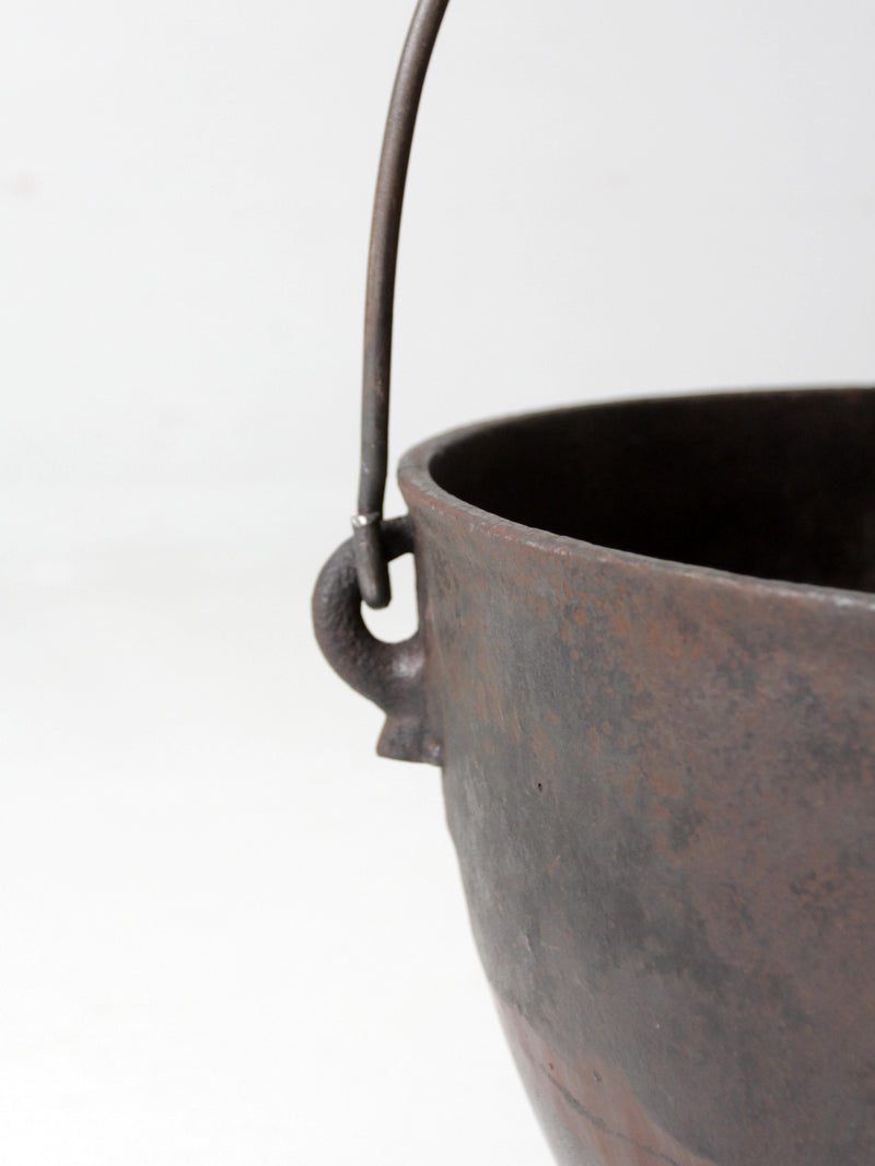 antique 20 gallon cast iron cauldron