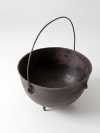 antique 20 gallon cast iron cauldron