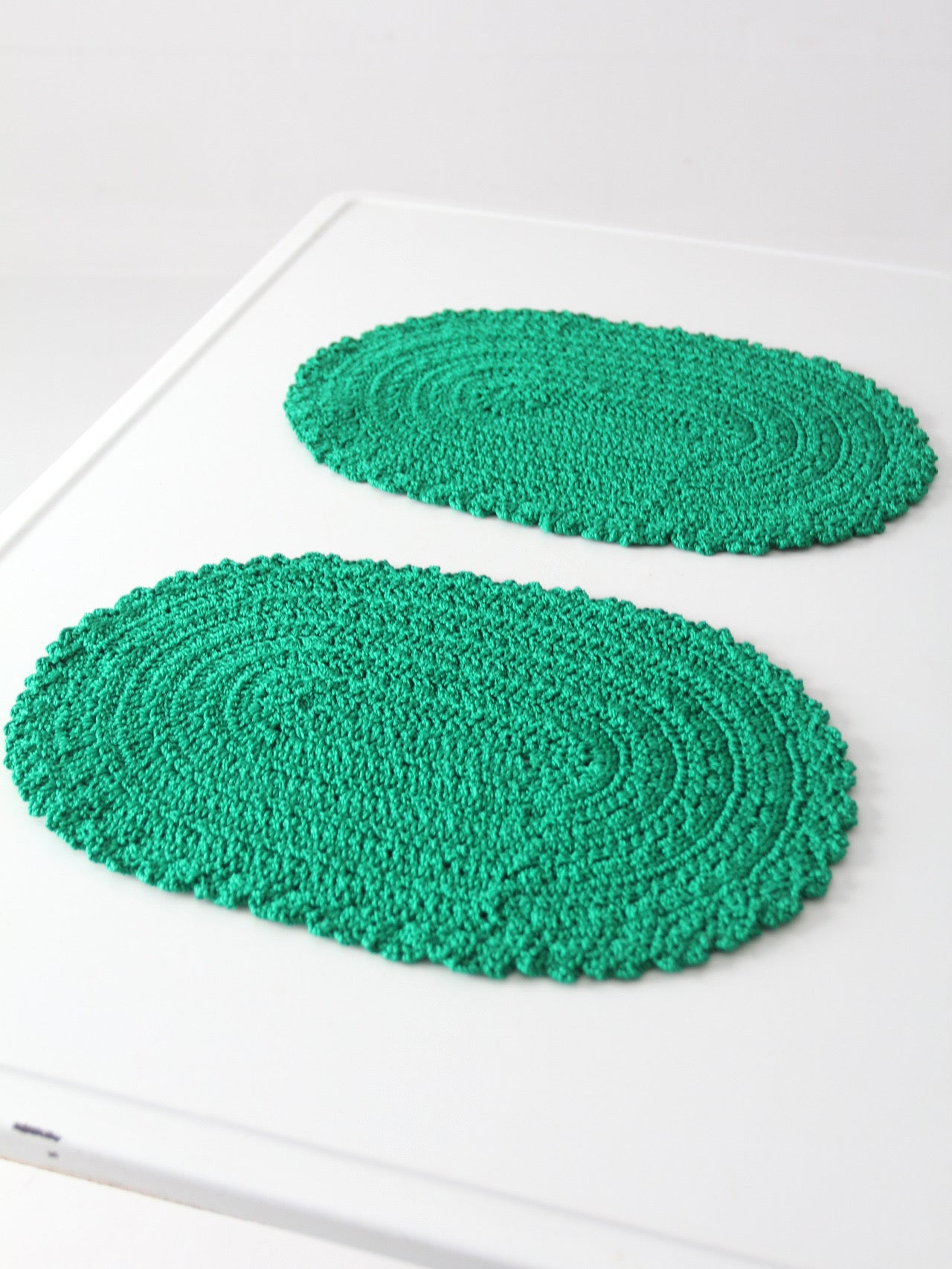 vintage crotchet green oval placemats, set of 2