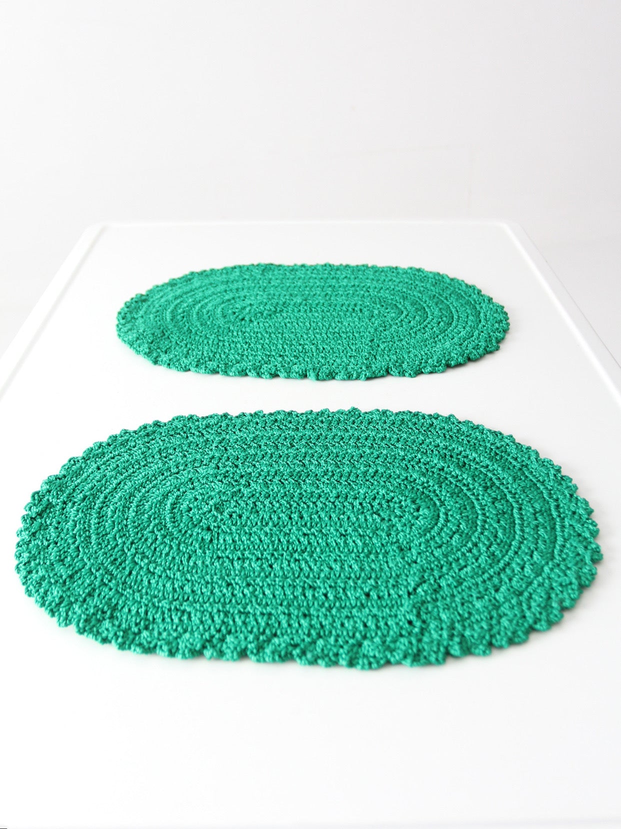 vintage crotchet green oval placemats, set of 2