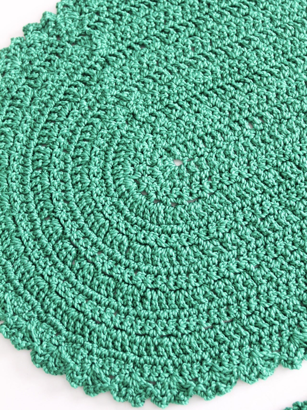 vintage crotchet green oval placemats, set of 2