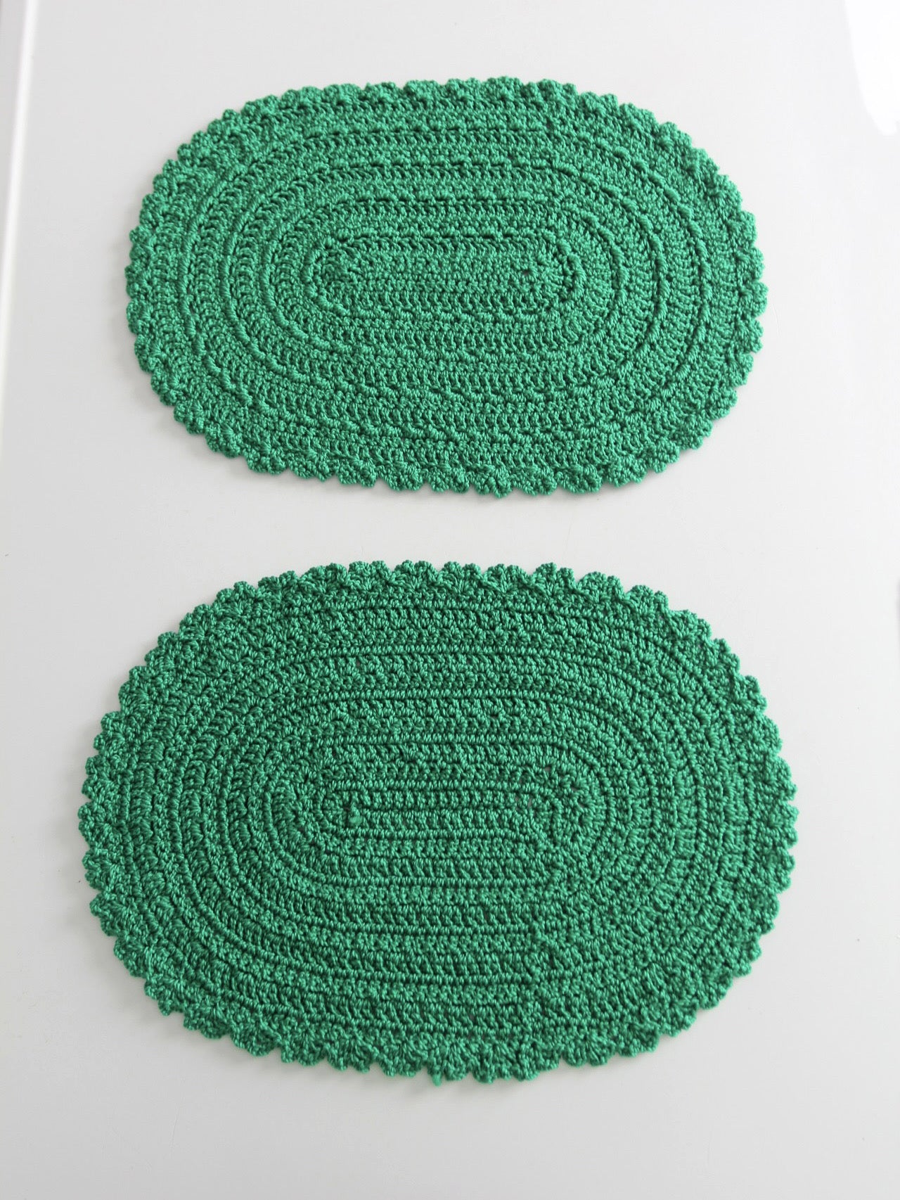vintage crotchet green oval placemats, set of 2