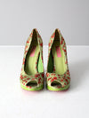 Betsey Johnson green floral pumps size 8
