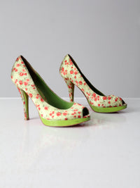 Betsey Johnson green floral pumps size 8