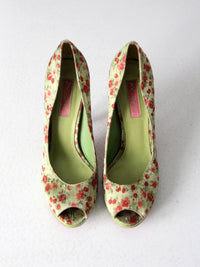 Betsey Johnson green floral pumps size 8