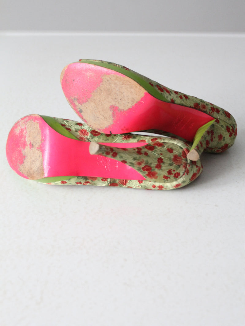 Betsey Johnson green floral pumps size 8